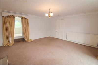 Deeside, 42 Main Street, Crossmichael, Castle Douglas, DG7 3AU - image 3