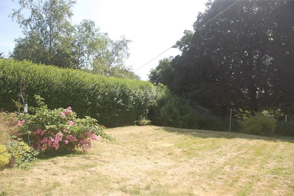 Deeside,
42 Main Street,
Crossmichael,
Castle Douglas,
DG7 3AU - image 32