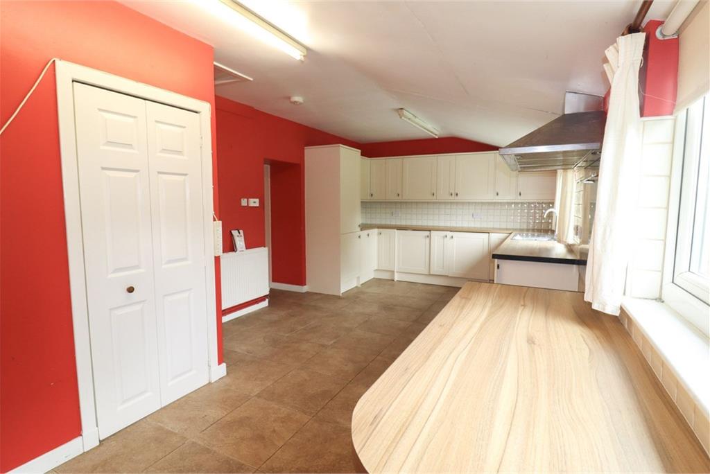 Deeside,
42 Main Street,
Crossmichael,
Castle Douglas,
DG7 3AU - image 6