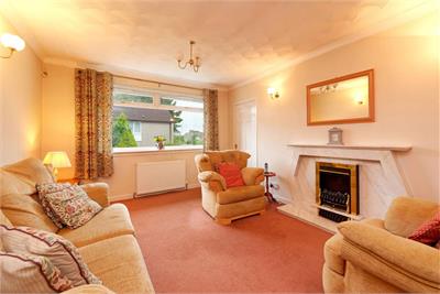 6 Lomond Court, Barrhead, Glasgow, G78 2DY - image 2