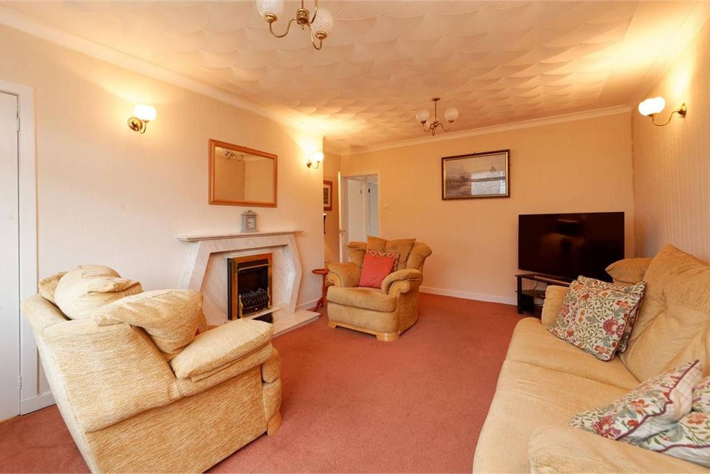 6 Lomond Court, Barrhead, Glasgow, G78 2DY - image 7