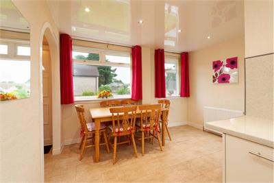 6 Lomond Court, Barrhead, Glasgow, G78 2DY - image 8