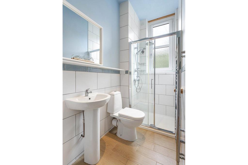 13, 3F1 Jeffrey Street,
Canongate
Edinburgh,
EH1 1DR - image 16