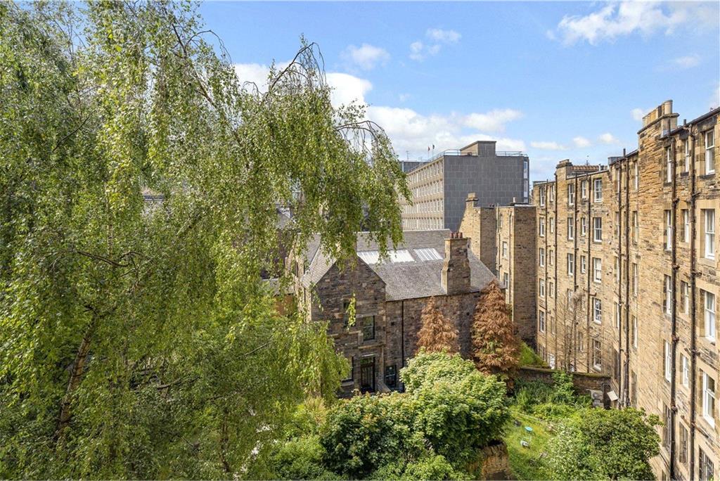 13, 3F1 Jeffrey Street,
Canongate
Edinburgh,
EH1 1DR - image 18