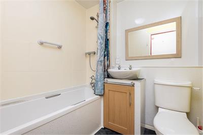 Flat 3, 40 High Street,
Newburgh,
Cupar,
KY14 6AQ - image 6