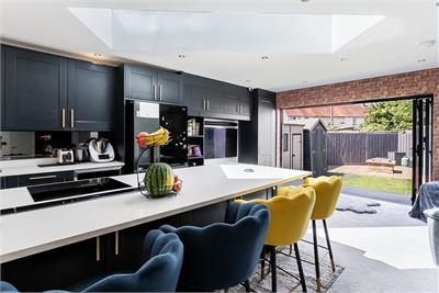 70 Salvesen Gardens, Edinburgh, EH4 5JR - image 5