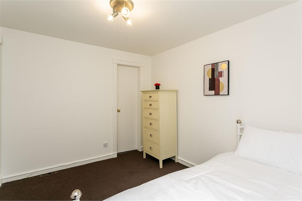 6 Nether Craigwell,
Edinburgh,
EH8 8DR - image 16