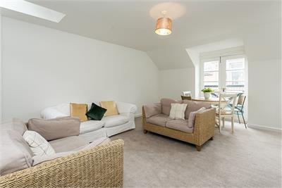 6 Nether Craigwell, Edinburgh, EH8 8DR - image 3