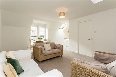 6 Nether Craigwell, Edinburgh, EH8 8DR - image 4