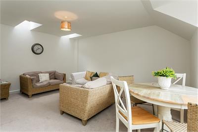 6 Nether Craigwell, Edinburgh, EH8 8DR - image 5