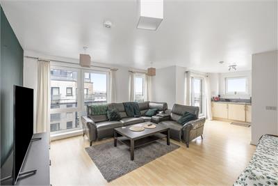 1/15 Hawkhill Close, Edinburgh, EH7 6AB - image 1