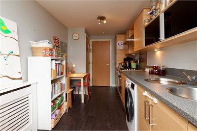 2/1 5 Richmond Park Gardens, Oatlands, G5 0HG - image 7