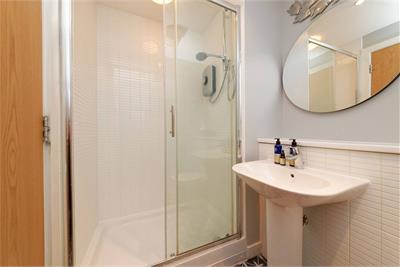 2/1 5 Richmond Park Gardens, Oatlands, G5 0HG - image 10