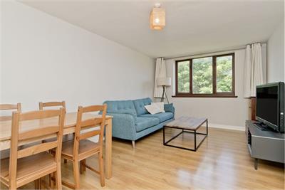 6/12 Hawthornden Place, Edinburgh, EH7 4RG - image 2
