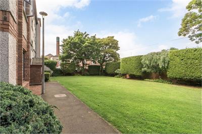 6/12 Hawthornden Place, Edinburgh, EH7 4RG - image 12