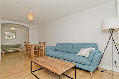 6/12 Hawthornden Place, Edinburgh, EH7 4RG - image 3