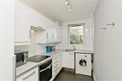 6/12 Hawthornden Place, Edinburgh, EH7 4RG - image 6