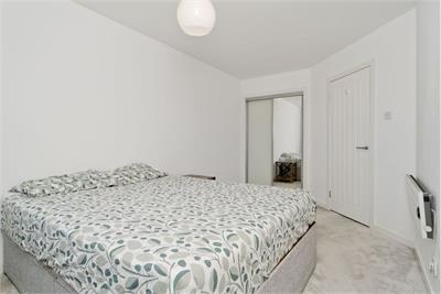 6/12 Hawthornden Place, Edinburgh, EH7 4RG - image 9