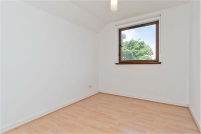 6/12 Hawthornden Place, Edinburgh, EH7 4RG - image 10