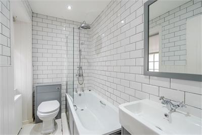 12/4 Robertson's Close, Old Town, Edinburgh, EH1 1LY - image 11