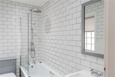12/4 Robertson's Close, Old Town, Edinburgh, EH1 1LY - image 12