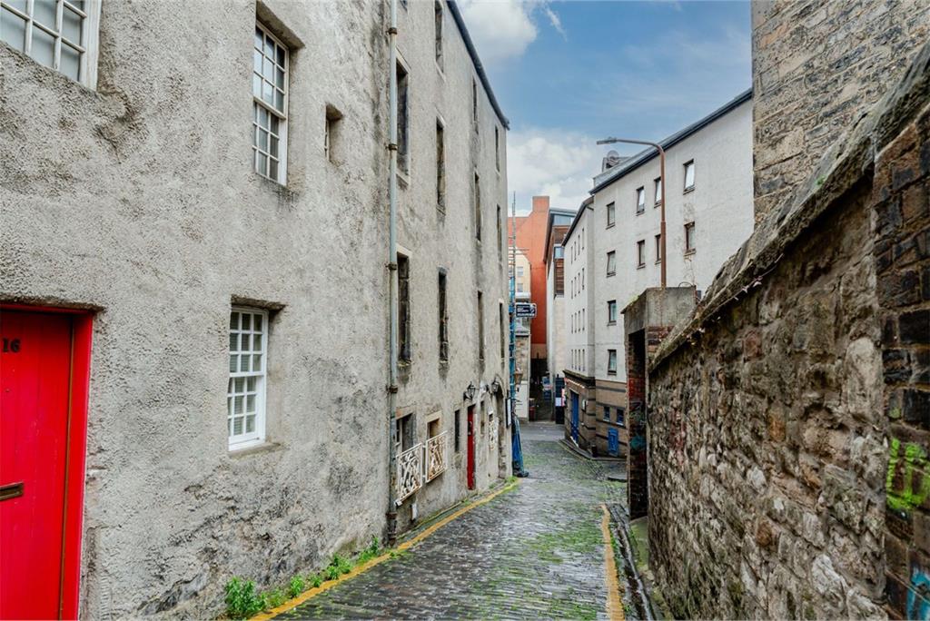 12/4 Robertson's Close, Old Town, Edinburgh, EH1 1LY - image 15