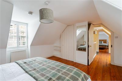 12/4 Robertson's Close, Old Town, Edinburgh, EH1 1LY - image 10