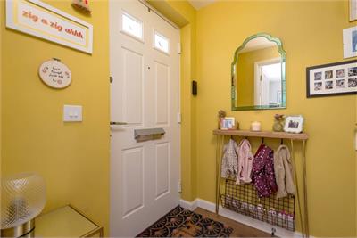 6 Lochiel Crossway, Edinburgh, EH17 8WG - image 3