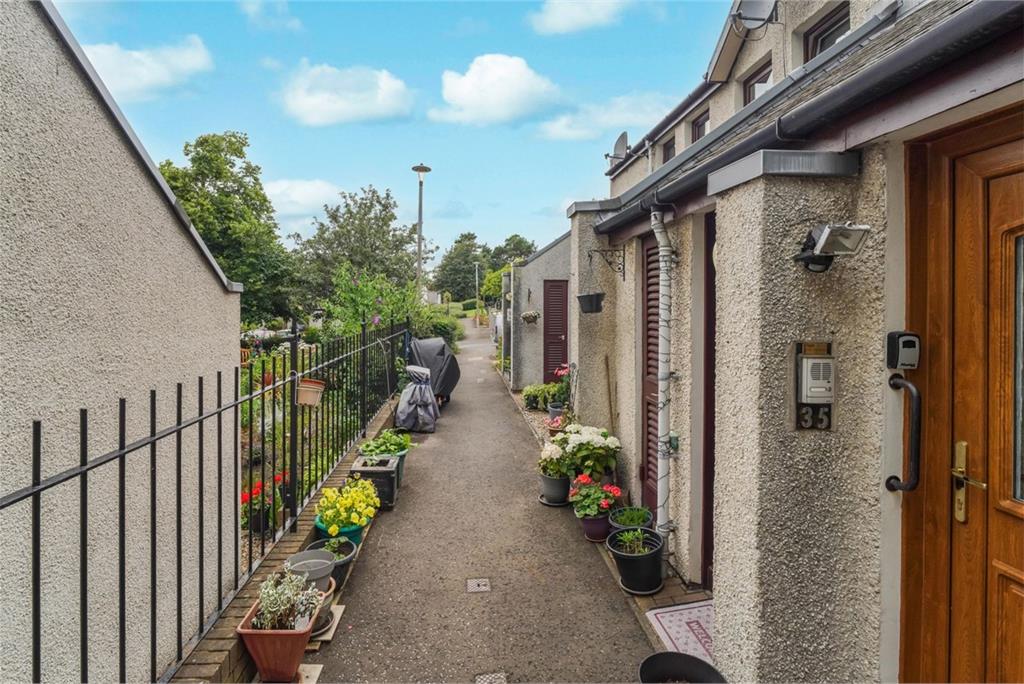 40 Pilrig House Close, Edinburgh, EH6 5RF - image 2