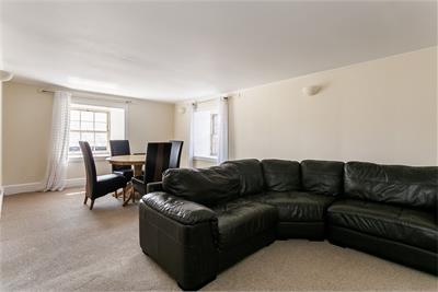 2/9 Giles Street, Edinburgh, EH6 6DJ - image 2