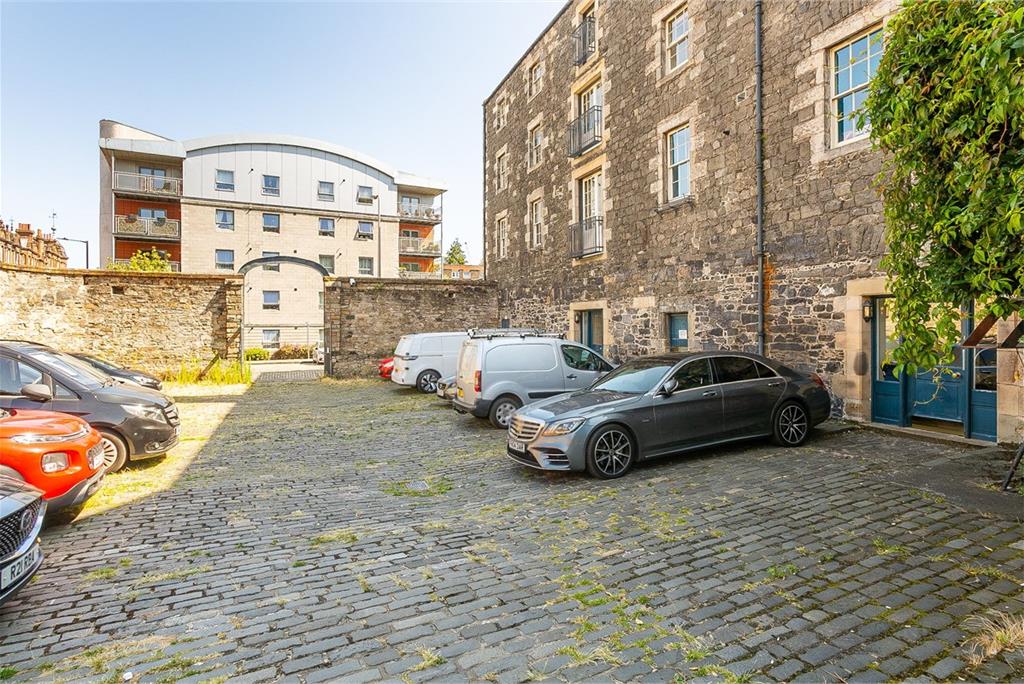 2/9 Giles Street,
Edinburgh,
EH6 6DJ - image 24