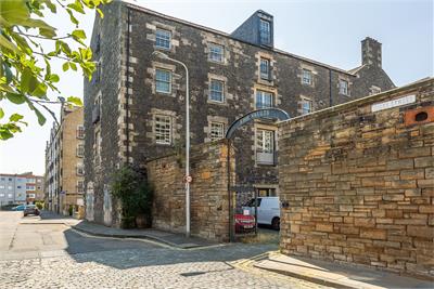 2/9 Giles Street, Edinburgh, EH6 6DJ - image 26