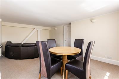 2/9 Giles Street, Edinburgh, EH6 6DJ - image 6