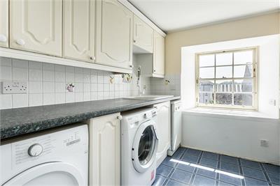 2/9 Giles Street, Edinburgh, EH6 6DJ - image 9