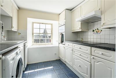 2/9 Giles Street, Edinburgh, EH6 6DJ - image 10