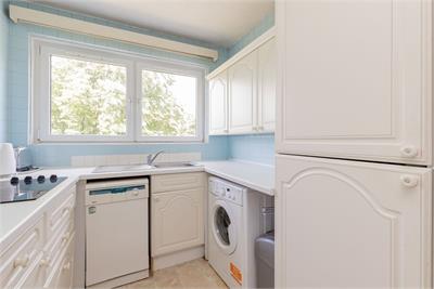 28/3 Merchiston Gardens, Edinburgh, EH10 5DD - image 7