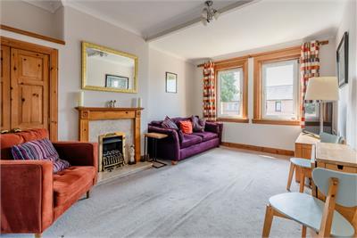 124/2 Stenhouse Crescent, Edinburgh, EH11 3HU - image 2