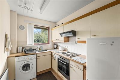 7/4 Wardiefield, Edinburgh, EH5 1RX - image 11
