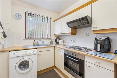7/4 Wardiefield, Edinburgh, EH5 1RX - image 12
