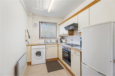 7/4 Wardiefield, Edinburgh, EH5 1RX - image 13