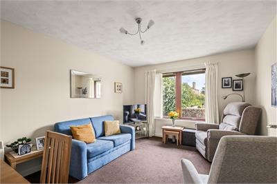 7/4 Wardiefield, Edinburgh, EH5 1RX - image 3
