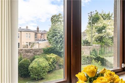 7/4 Wardiefield, Edinburgh, EH5 1RX - image 4