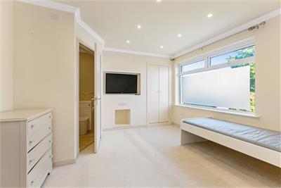 6 Dolphin Gardens East, Currie, EH14 5RB - image 18
