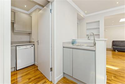 6 Dolphin Gardens East, Currie, EH14 5RB - image 8