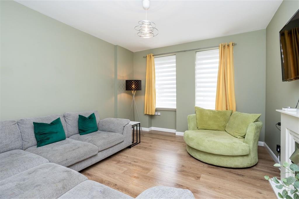 4/2 Restalrig Road South, EDINBURGH, EH7 6LD - image 2