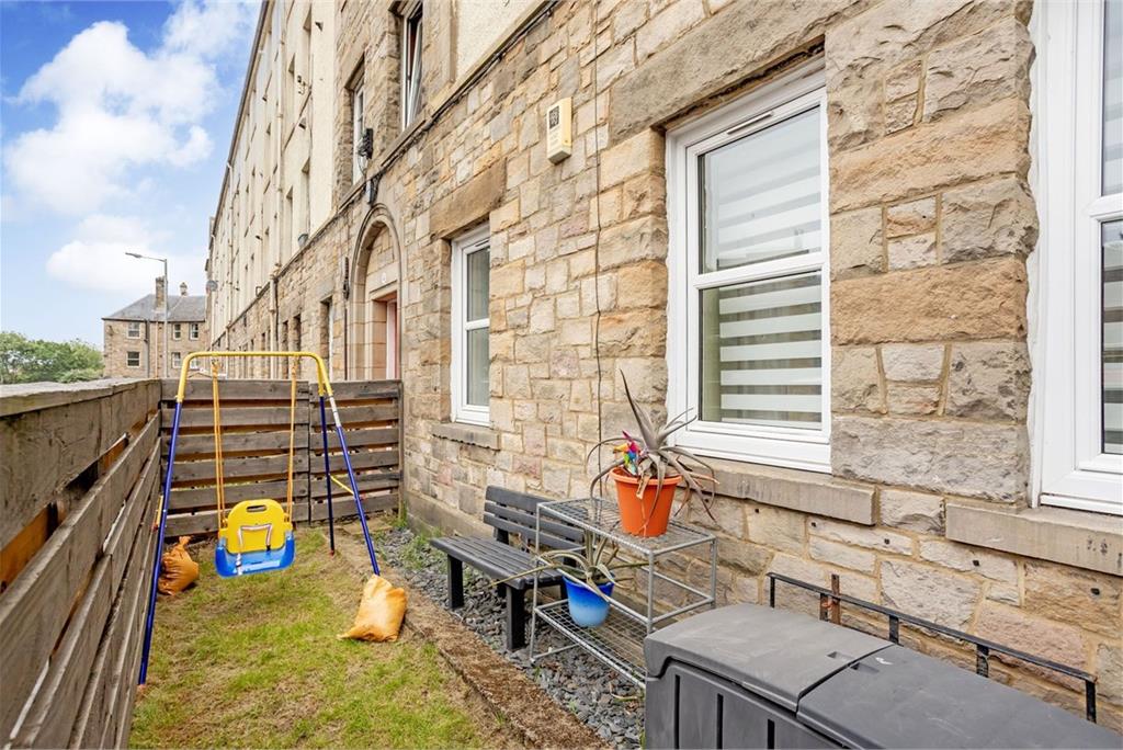 4/2 Restalrig Road South, EDINBURGH, EH7 6LD - image 11