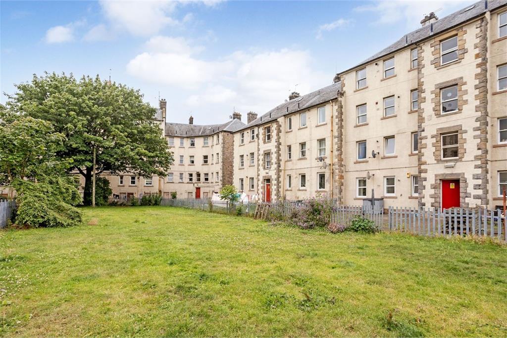 4/2 Restalrig Road South, EDINBURGH, EH7 6LD - image 12