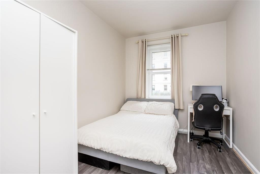 4/2 Restalrig Road South, EDINBURGH, EH7 6LD - image 6
