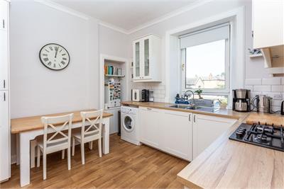 174/8 St. Johns Road, Edinburgh, EH12 8AZ - image 2