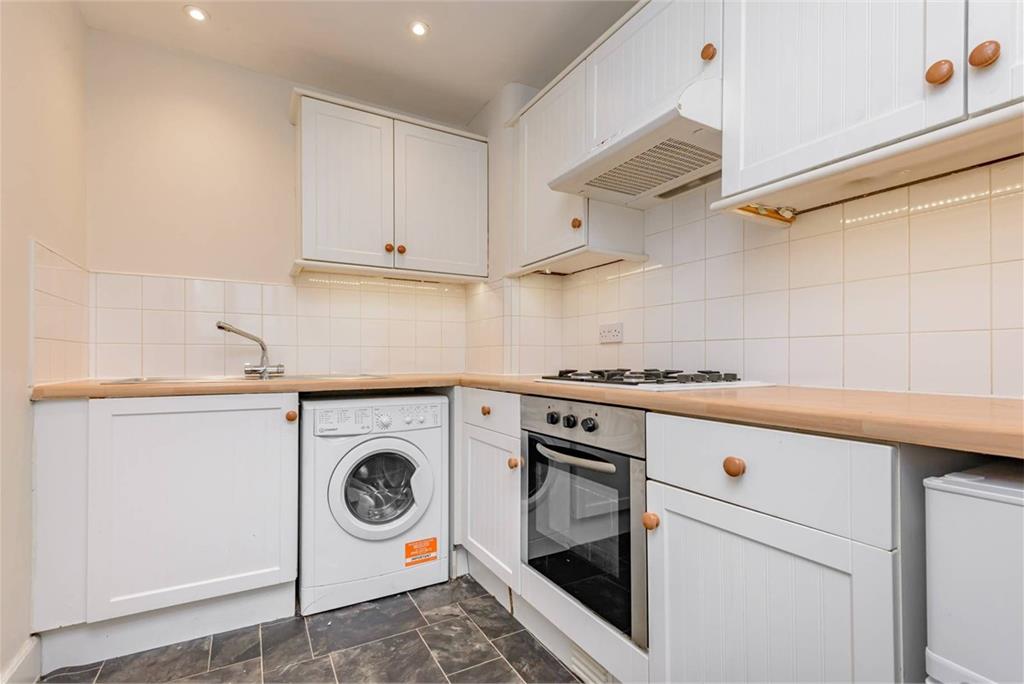 42 (PF1) Hawthornvale, Newhaven, Edinburgh, EH6 4JW - image 2